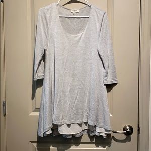 Gray hi-low tunic, 3/4 length sleeves